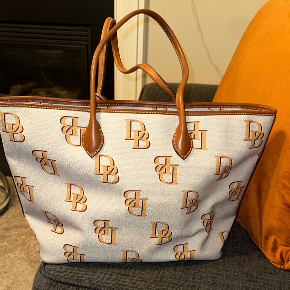 Dooney & Bourke White and Tan Tote Bag